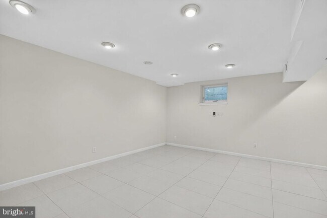 Building Photo - 4325 47th St NW