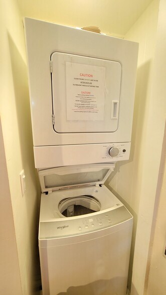 Building Photo - 1324 Vermont St