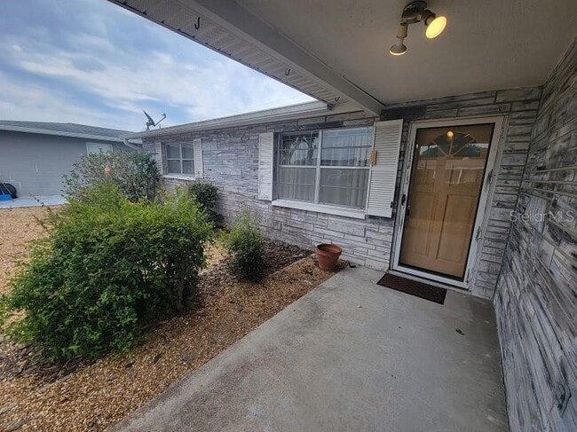 Building Photo - 4010 Cluster Dr
