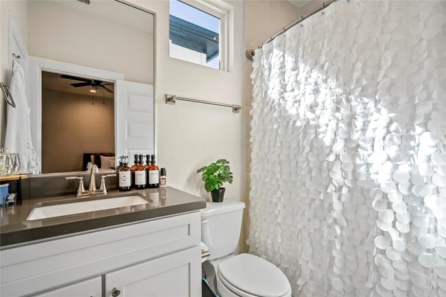 Building Photo - 2806 Grand Fountains Dr