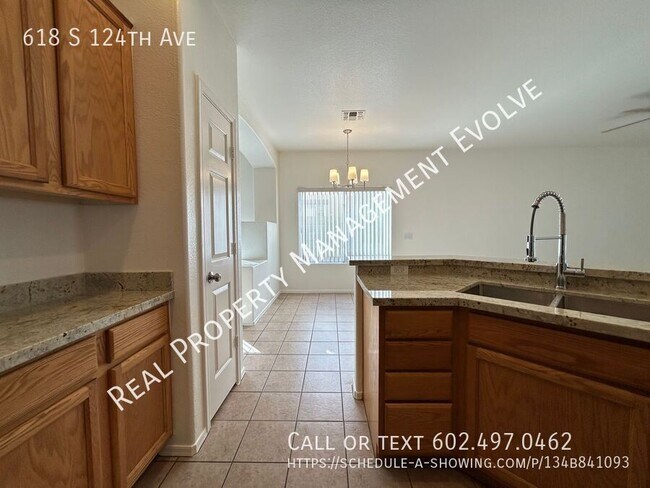 Building Photo - 618 S 124th Ave