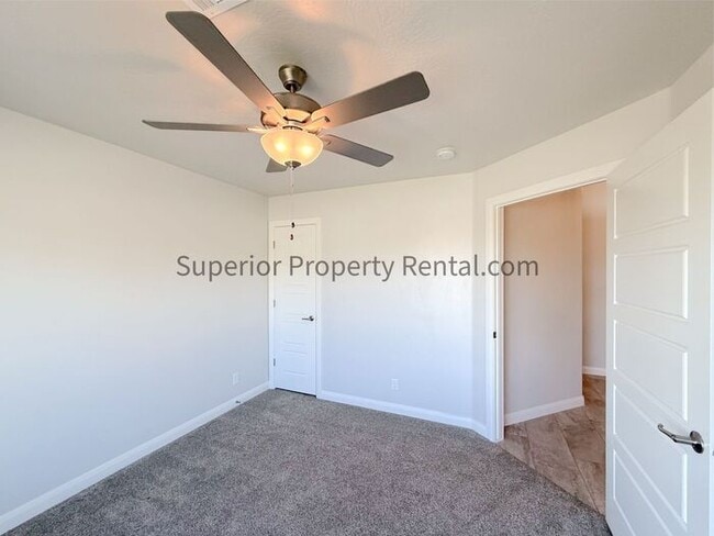Building Photo - 4 bed, 2 bath home w/2car garage