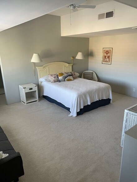 Building Photo - 45 Pebble Beach Dr