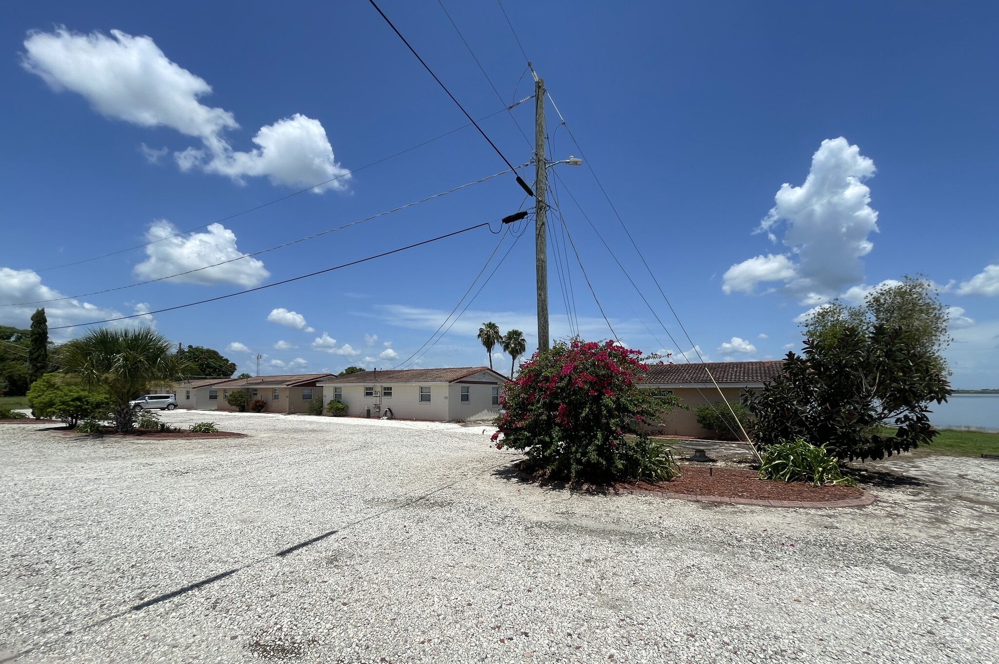 Parking lot - 1211 W Pierce St