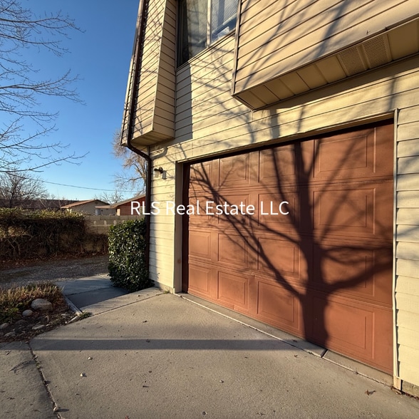 Building Photo - 1495 E 8600 S