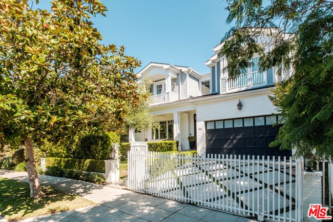 Primary Photo - 1636 Warnall Ave