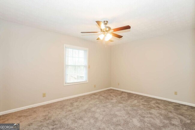 Building Photo - 1881 Rose Garden Ln