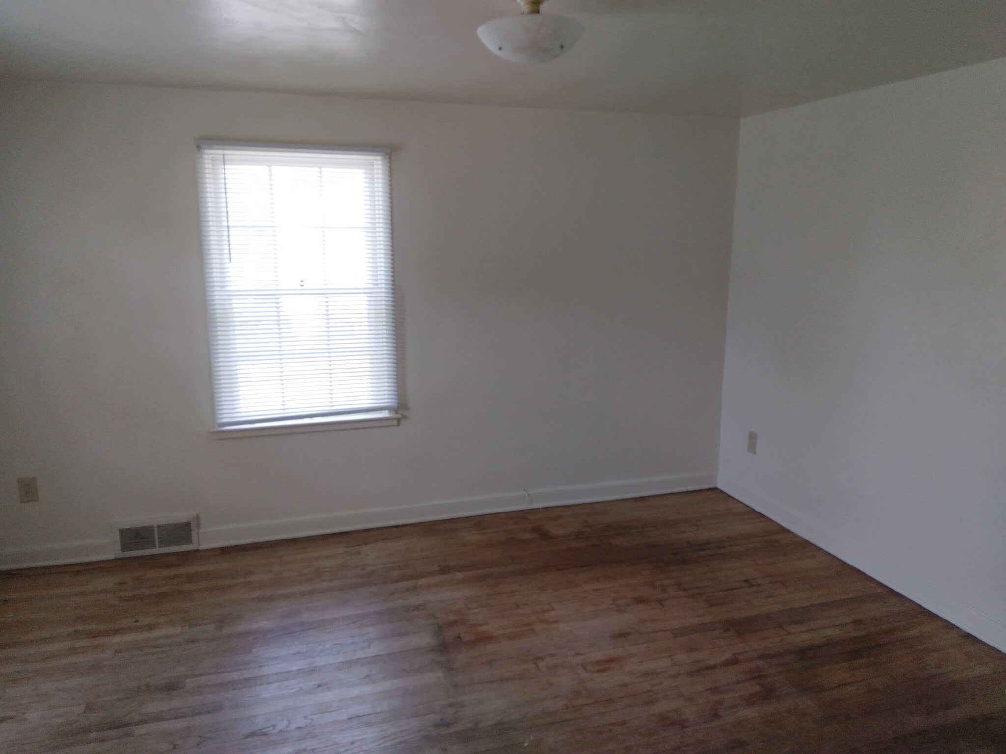 Building Photo - 1230 Harding Ave