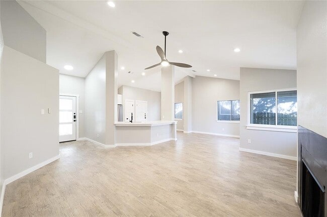 Building Photo - 12807 Magnolia Mound Trail