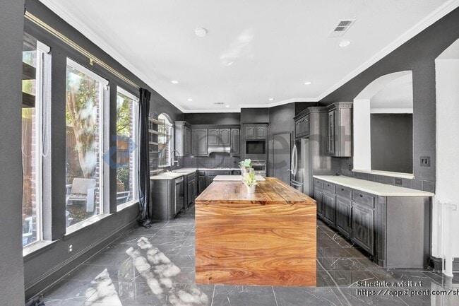 Building Photo - 4633 San Marcos Way