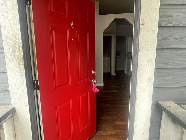 Building Photo - "Charming 1-Bed Gem in San Marcos: Cozy 700 sq ft Haven on West McCarty Lane!"