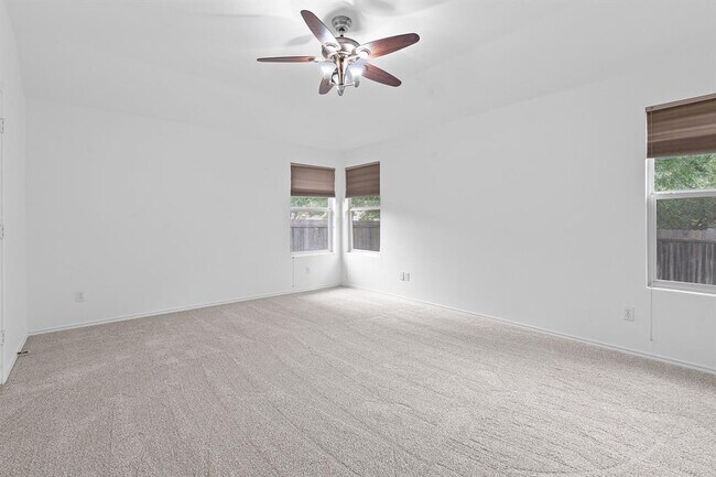 Building Photo - 909 Saba Cove
