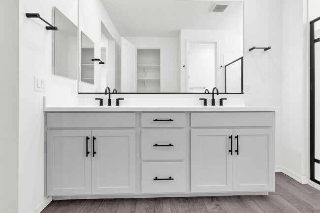 Building Photo - Newly Built 4-bed / 2.5 Bath Home in Quiet...