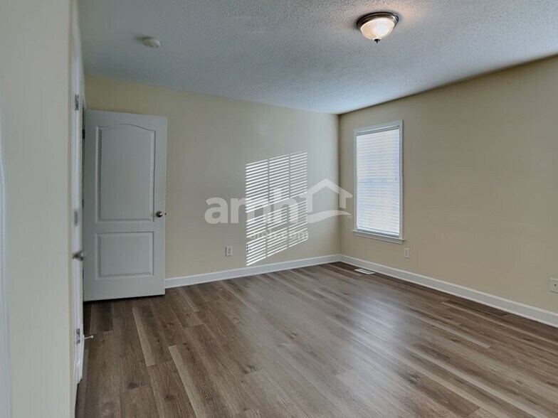 Building Photo - 5073 Natalie Temple Ln