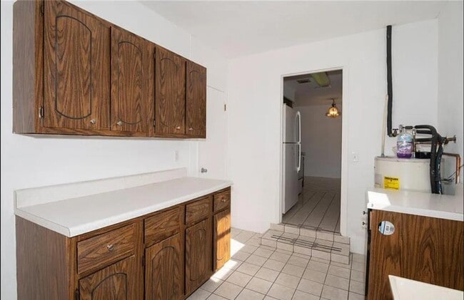 Building Photo - 209 S Lee St