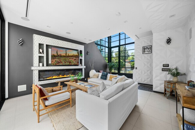 Building Photo - 838 California Ave