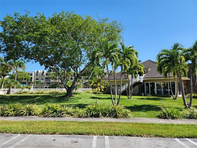 Primary Photo - 7820 Camino Real