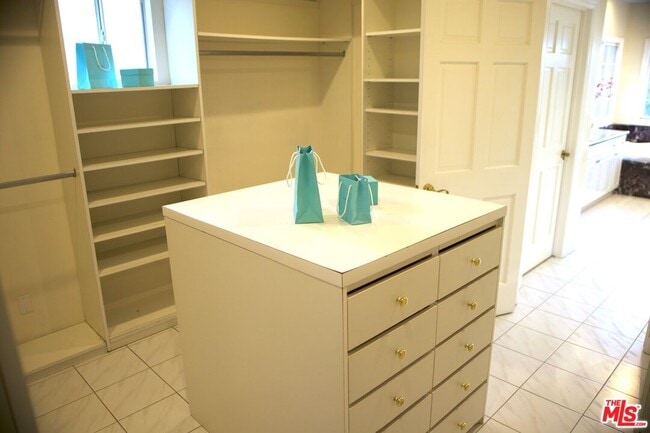 Building Photo - 11502 Dona Teresa Dr