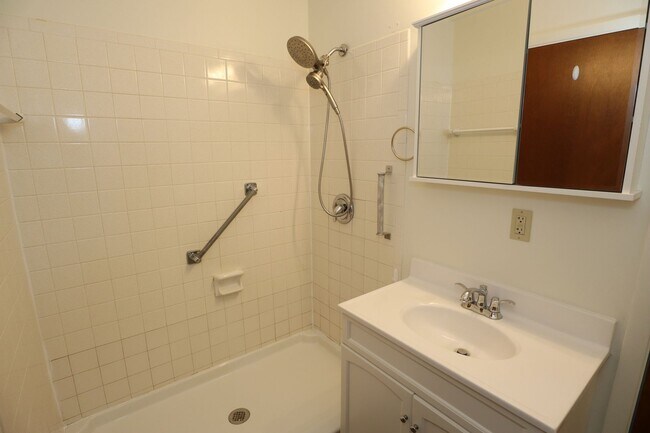 Building Photo - 3 Bedroom Thorntown Rambler!