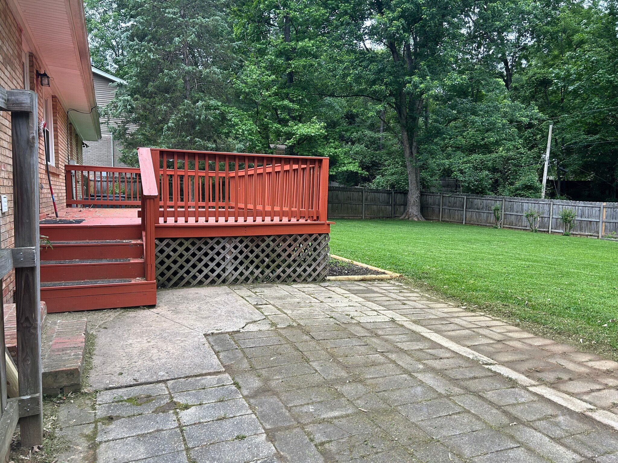 Backyard & Deck - 1210 Fox Run Dr