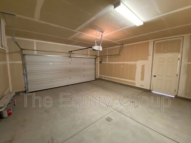 Building Photo - 1424 N Oliveto Ct