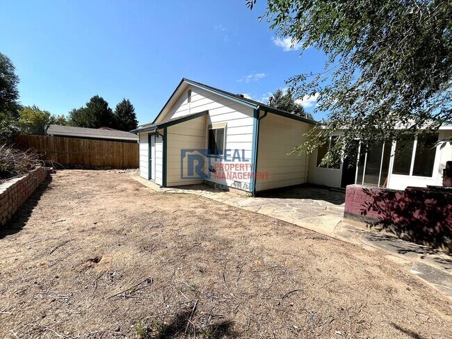 Building Photo - 4945 Marabou Way
