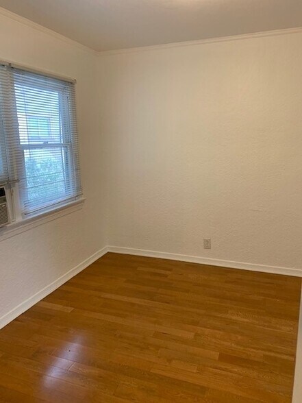 Building Photo - 1218 Manzanita St