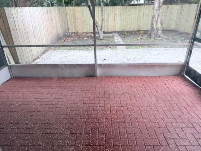 Building Photo - 212 NW 46th Ct