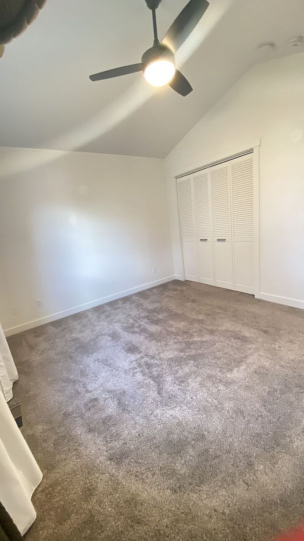 Building Photo - Spacious home in a Prime Location-6-month ...