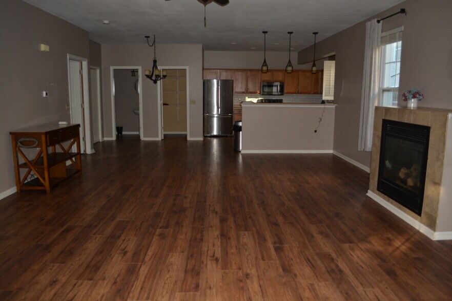 Building Photo - 3064 Triumph Dr