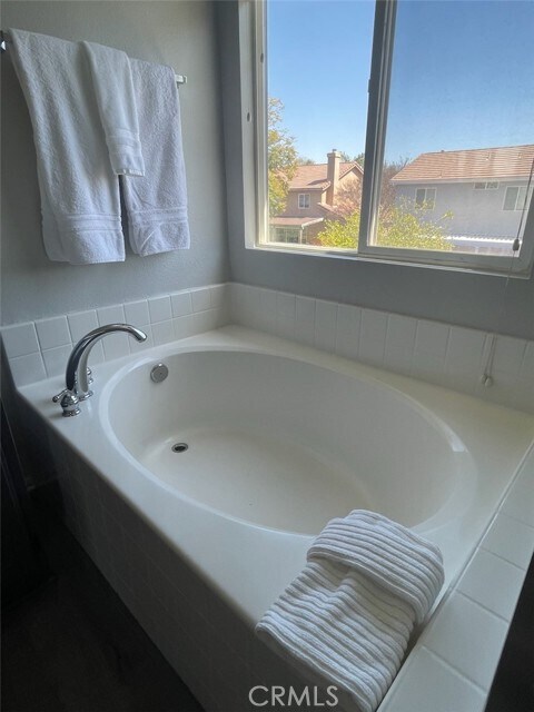 Building Photo - 33618 Iris Ln