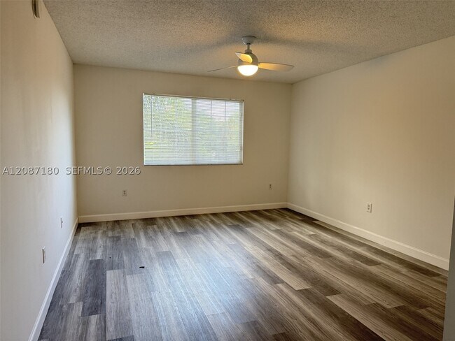 Building Photo - 5045 Wiles Rd