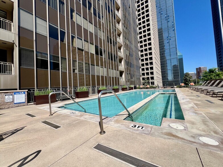 Primary Photo - 1200 Main St