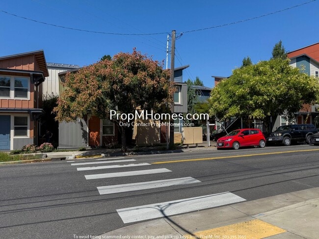 Building Photo - Modern Studio in the Heart of SE!