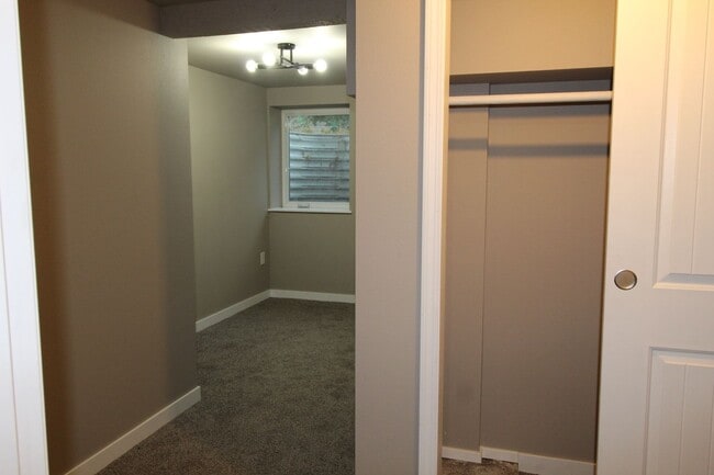 Building Photo - 4711 N Regal St