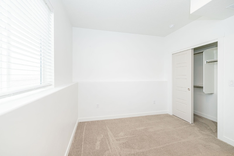 Building Photo - 425 W Domain Ln