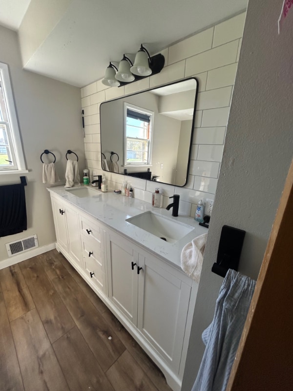 Building Photo - 3744 44th St SE