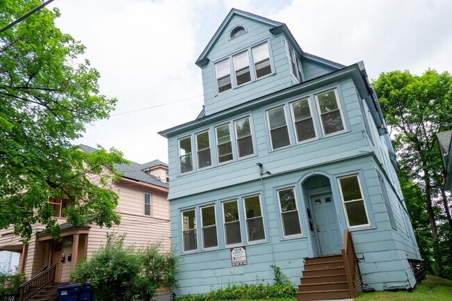 Building Photo - 1215 Madison St