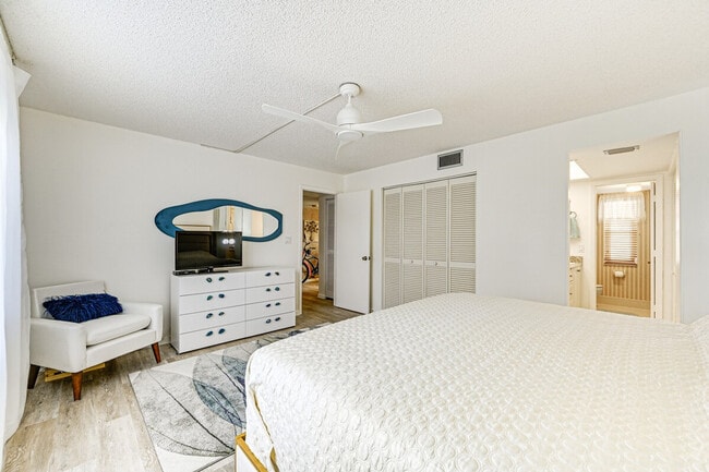 Building Photo - 432 Teryl Rd