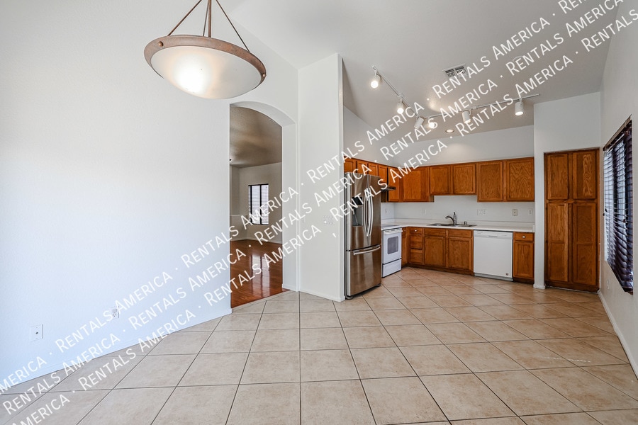 Building Photo - 20412 N 32nd Pl