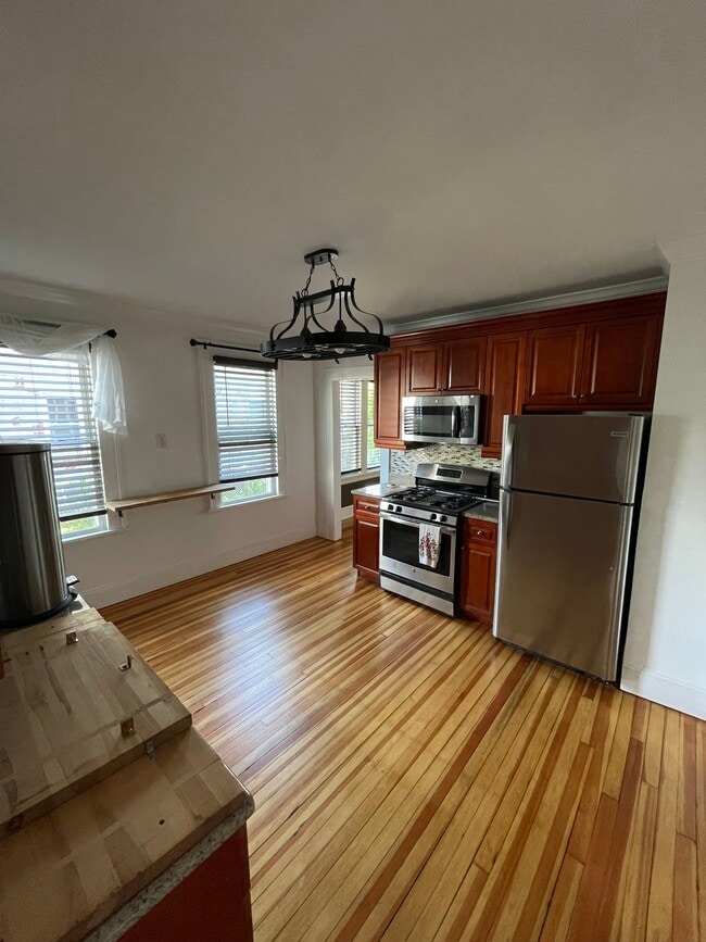 Building Photo - 270 Franklin Ave