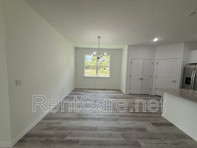 Building Photo - 2514 W Lawrence Ct