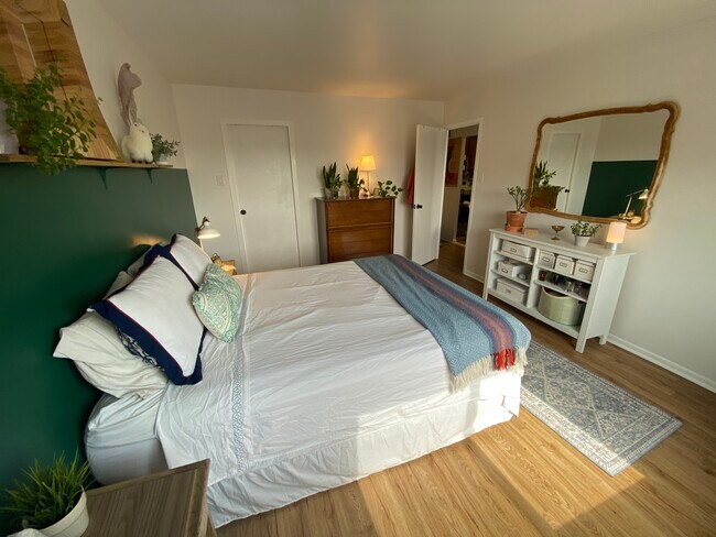 Building Photo - 5340 Holmes Run Pkwy