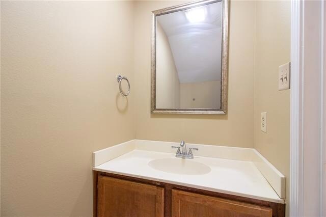 Building Photo - 1112 Windsor St