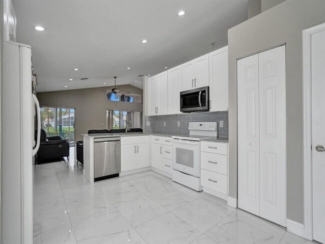 Building Photo - 22845 Barrister Dr