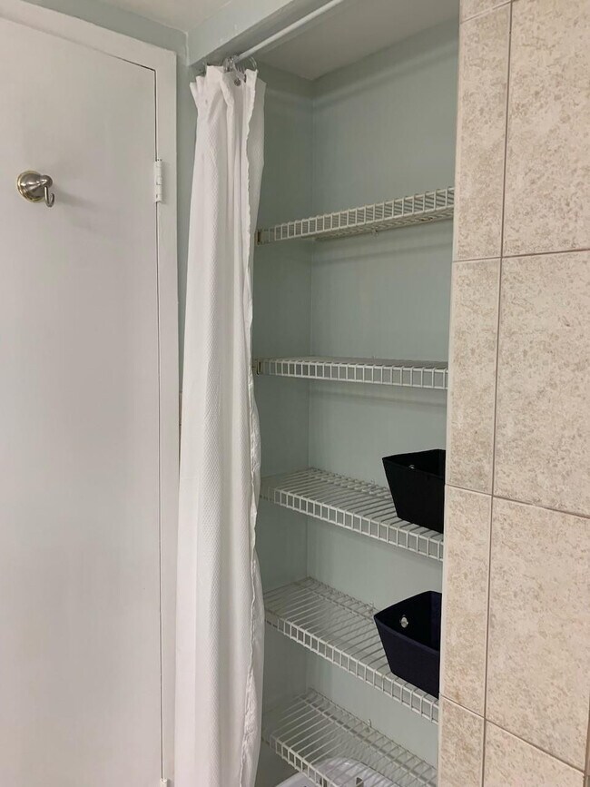 Building Photo - 2017 S Ocean Dr