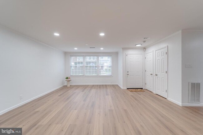 Building Photo - 4047 Chetham Wy
