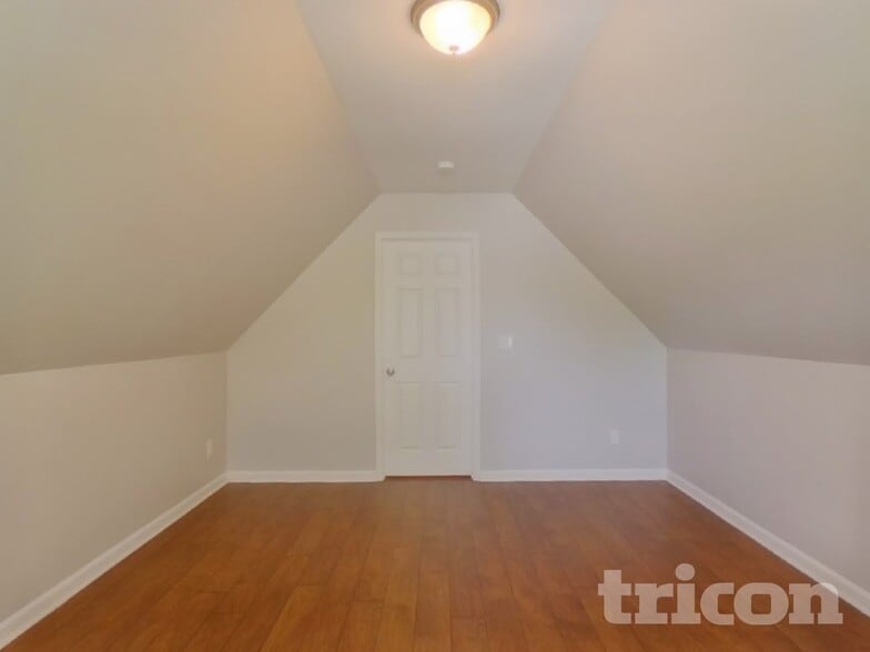 Building Photo - 9127 Dalmeny House Ln