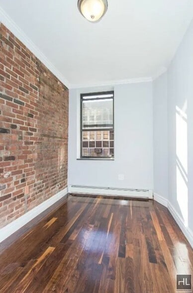 Building Photo - MULBERRY ST.