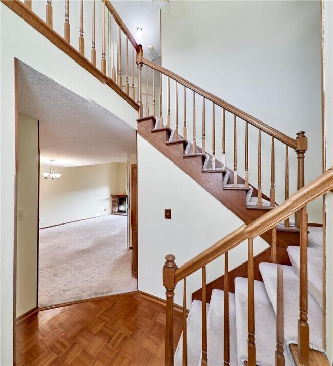Building Photo - 2304 Yellowstone Park Ct